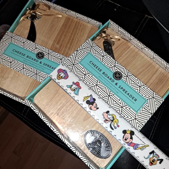 NIB - TWO Fabulous Cheese Boards with Spreaders - Cutting Boards - Picture 3 of 6